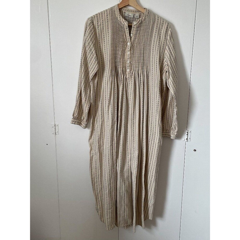 LL Bean Vintage Nightgown Flannel long cream blue 100% cotton pintuck, Sz Small